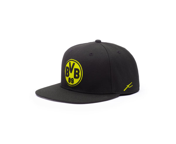 Left side of Borussia Dortmund Dawn Fitted with Fi logo in yelow