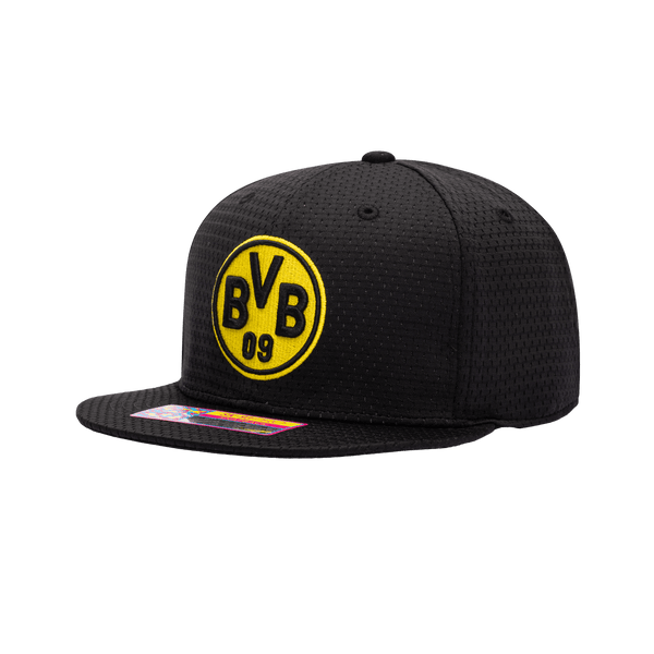 Side view of the Borussia Dortmund Practice Snapback with high structured crown, flat peak brim, and snapback closure, in Black.