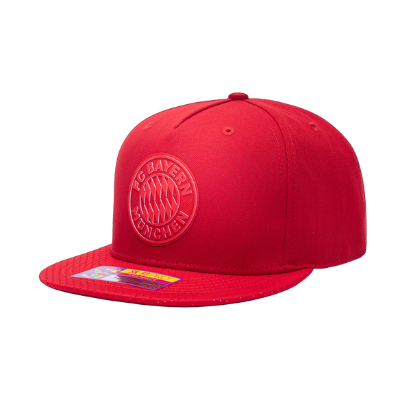 left side of Bayern Munich Elite Snapback red