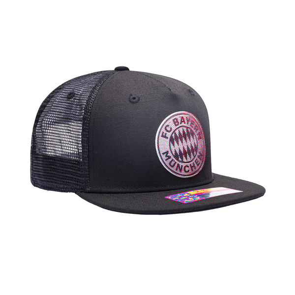 Right side of Bayern Munich Shield Snapback