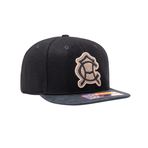 Club America Prep Snapback Hat with structured high 6-panel crown in melton wool, flat peak PU leather brim, front embroidered wool backed applique patch with merrowed edges, back embroidered club name, in navy.