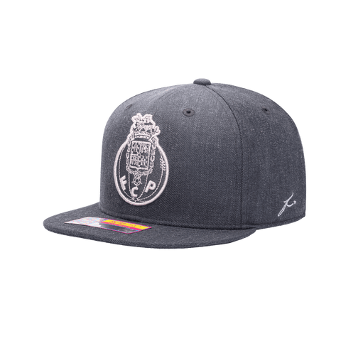 Side view of the FC Porto Platinum Snapback with high crown, flat peak, and snapback closure, in grey