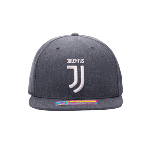 Front view of Juventus Platinum Snapback with high crown, flat peak, and snapback closure, in grey