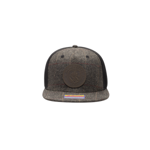 Front view of Manchester City Sherlock Snapback in high structured crown, flat peak brim, adjustable back closure, in Grey/Black